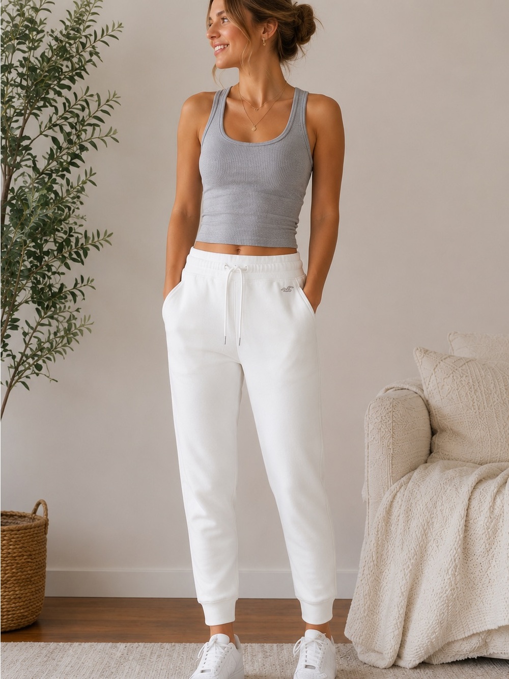 Hollister White Fleece Jogger Sweatpants Women’s Drawstring Lounge Athleisure